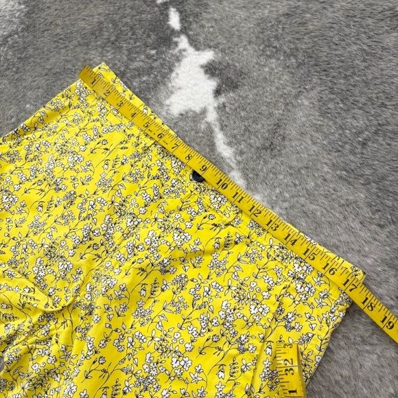 Banana Republic Floral Shorts - Picture 6 of 11